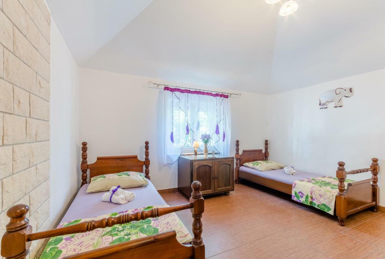 Vila Maslinica Pucisca Esterno foto