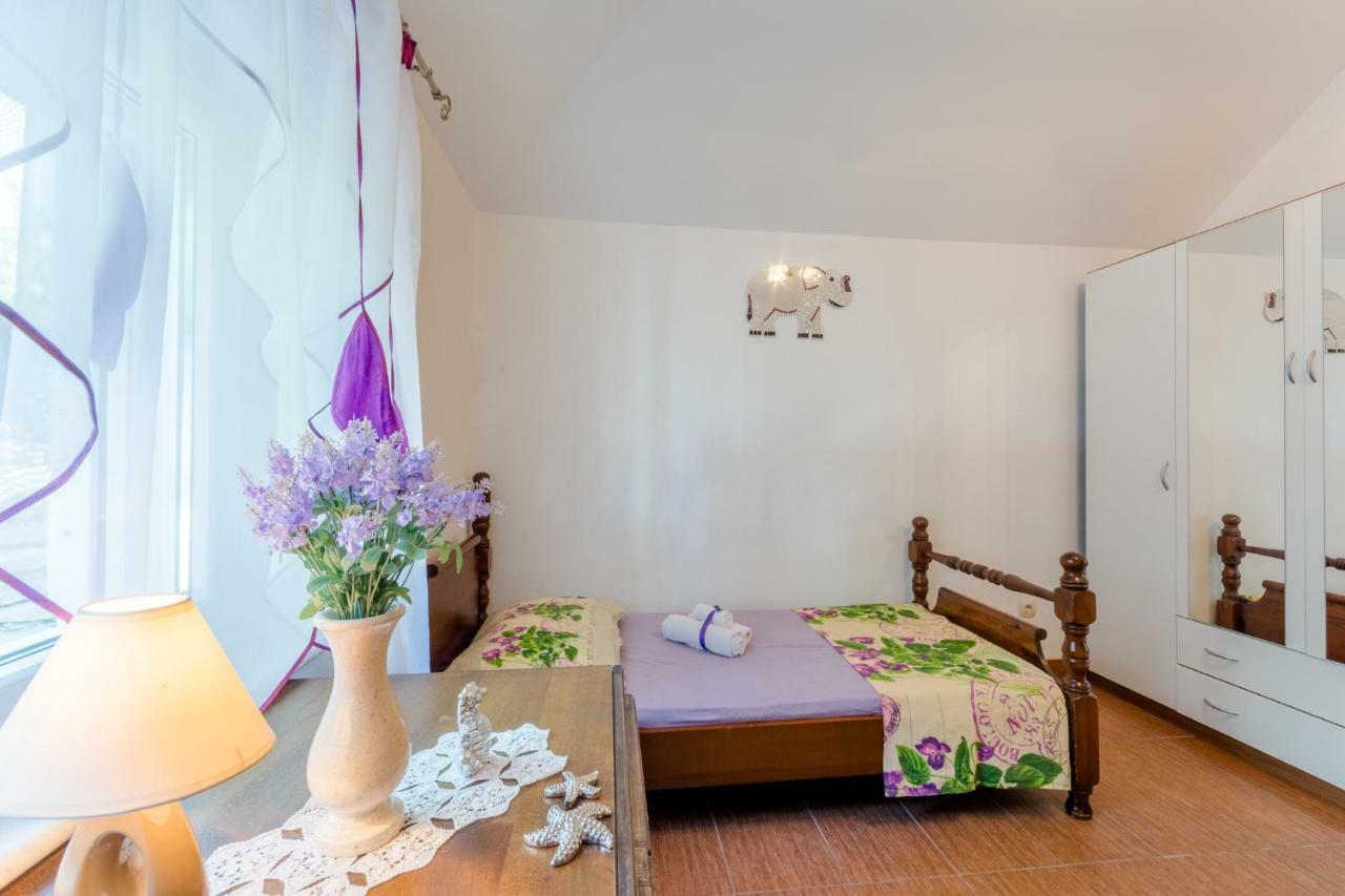 Vila Maslinica Pucisca Esterno foto
