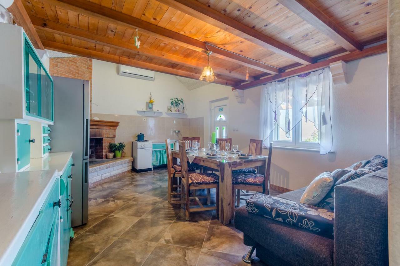 Vila Maslinica Pucisca Esterno foto
