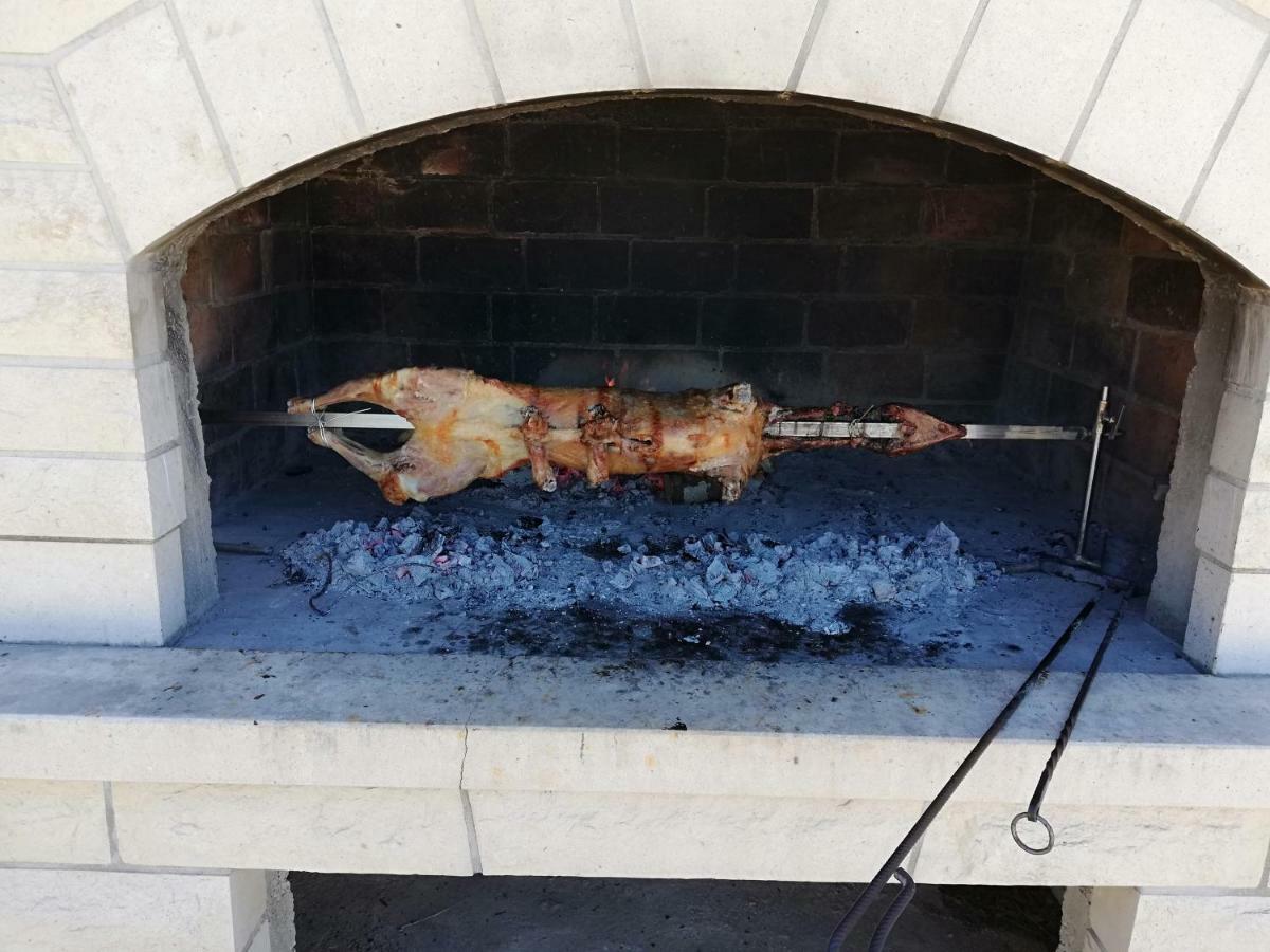 Vila Maslinica Pucisca Esterno foto
